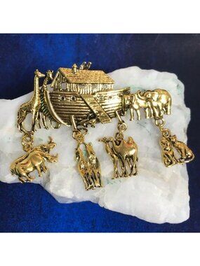 Gold Tone Noahs Ark Brooch